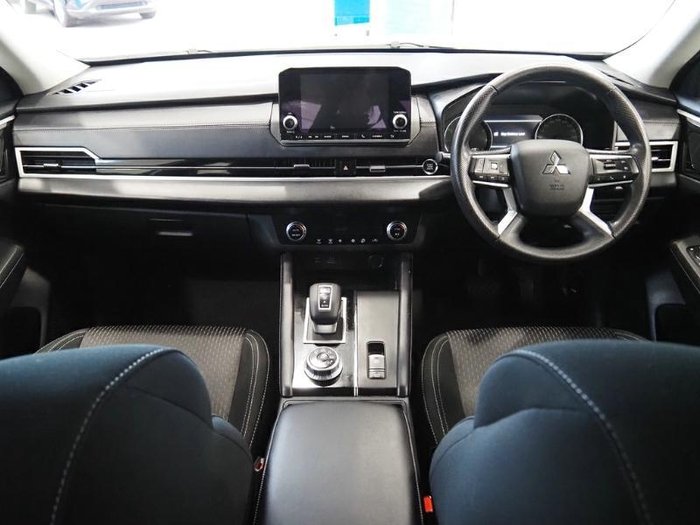 2024 Mitsubishi Outlander ES