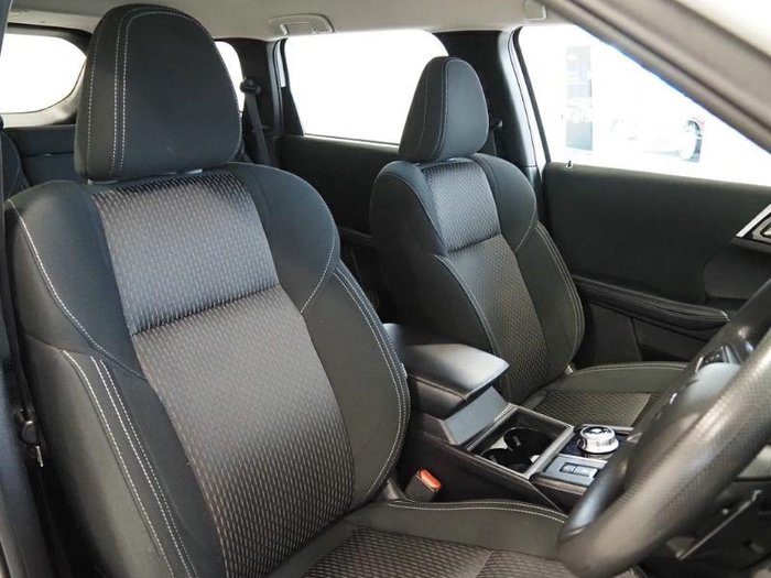 2024 Mitsubishi Outlander ES