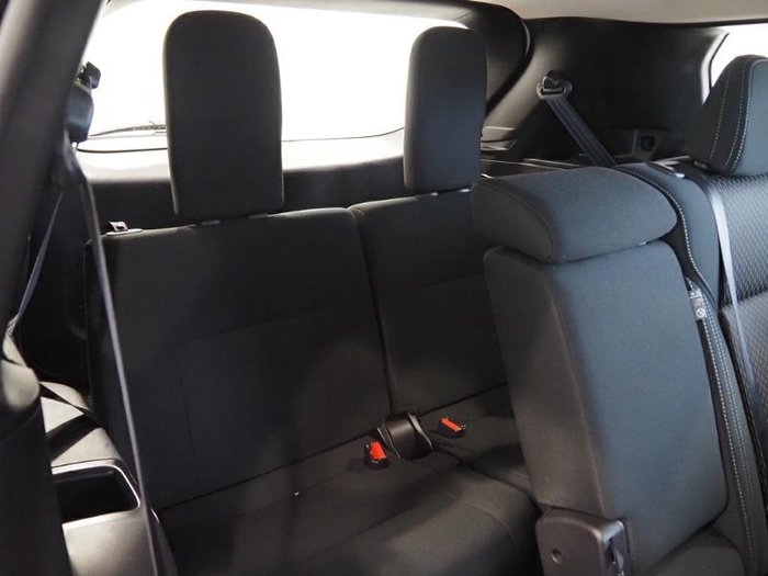 2024 Mitsubishi Outlander ES