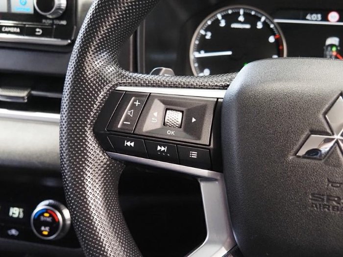 2024 Mitsubishi Outlander ES