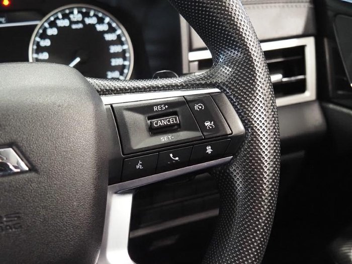 2024 Mitsubishi Outlander ES