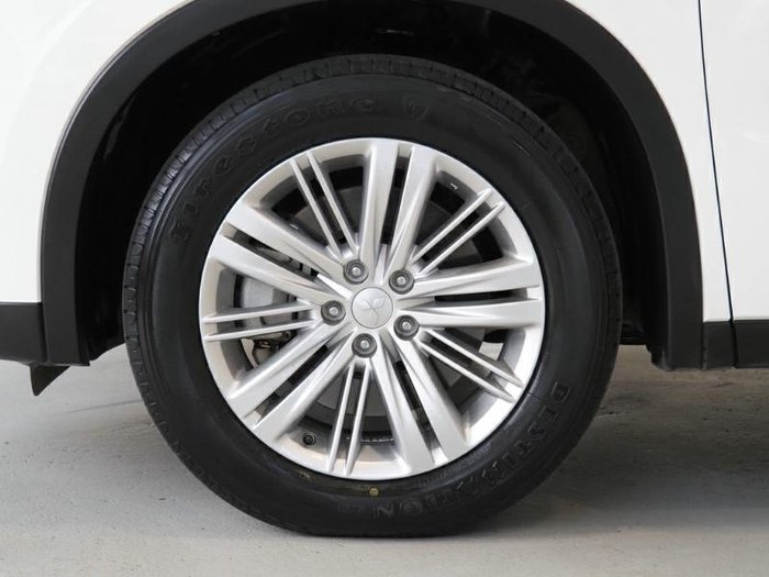 2024 Mitsubishi Outlander ES