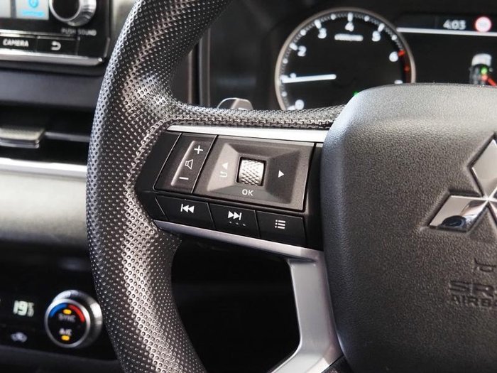 2024 Mitsubishi Outlander ES
