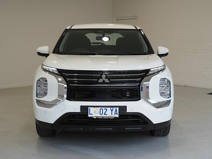 2024 Mitsubishi Outlander ES
