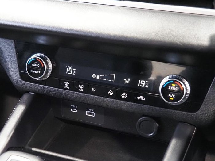 2024 Mitsubishi Outlander ES