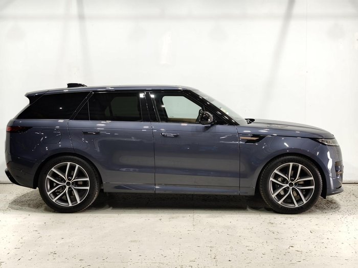 2026 Land Rover Range Rover Sport D300 Dynamic SE