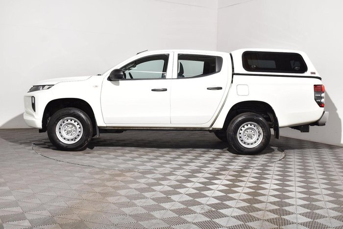 2021 Mitsubishi Triton GLX