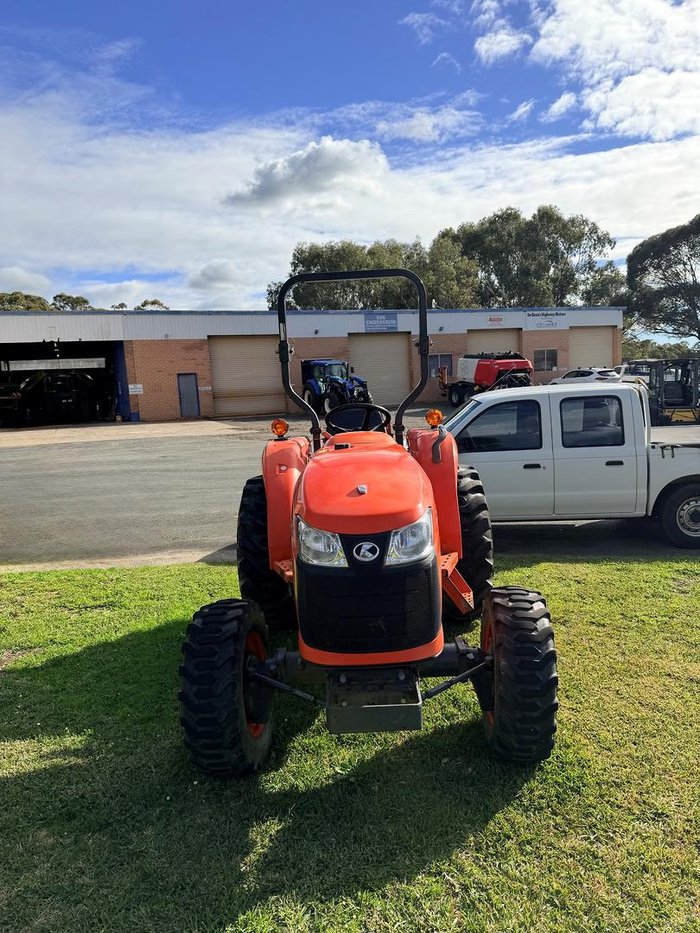 Kubota L3200