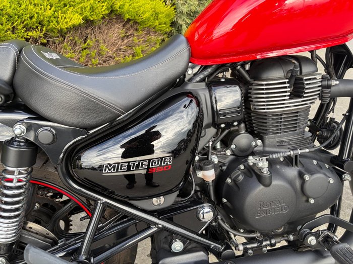 2022 Royal Enfield METEOR 350 FIREBALL Red