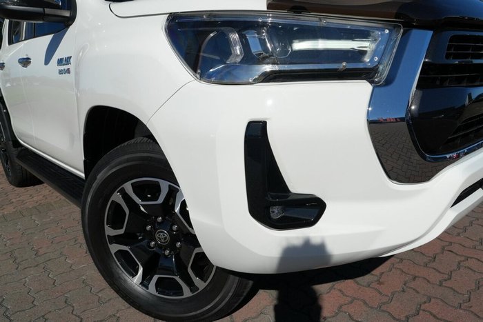 2023 Toyota Hilux SR5