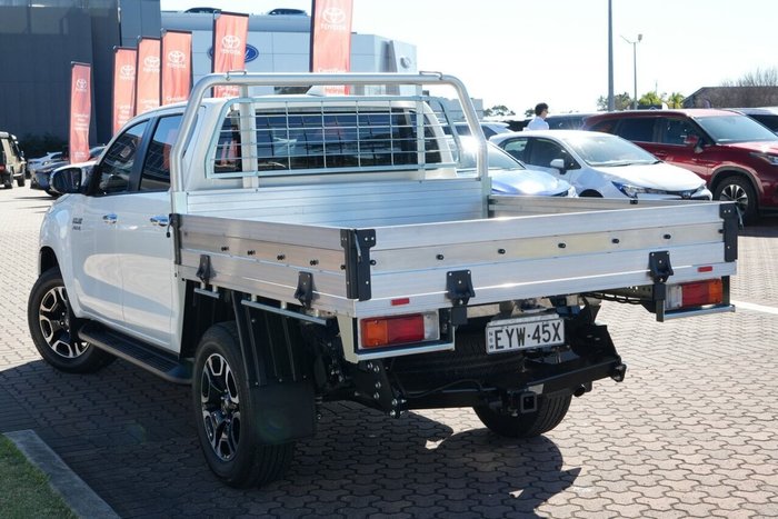 2023 Toyota Hilux SR5