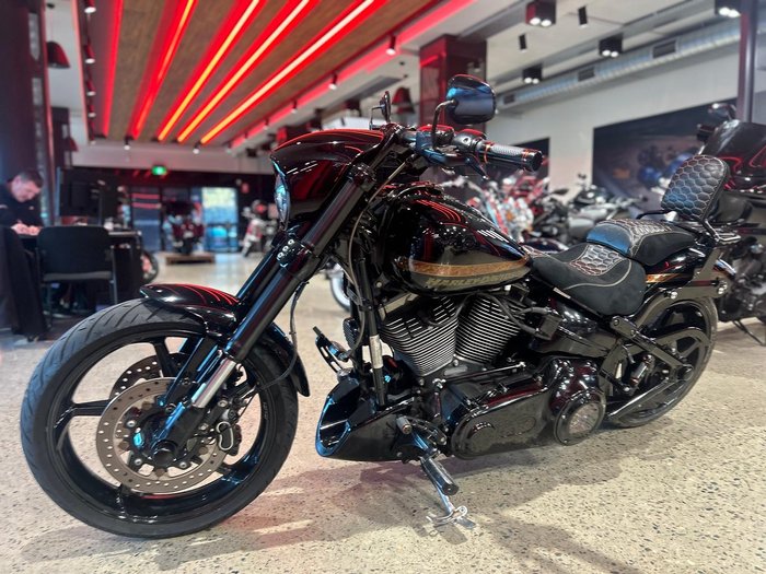 2016 Harley-Davidson CVO Pro Street Breakout (FXSE) CVO Black