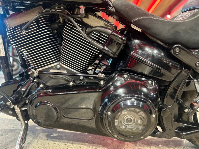 2016 Harley-Davidson CVO Pro Street Breakout (FXSE) CVO Black