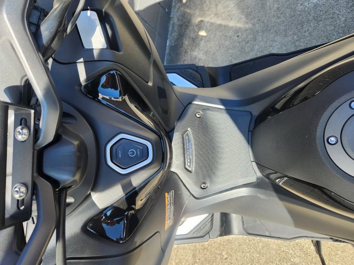 2024 Yamaha TMAX 560 (ABS) RED