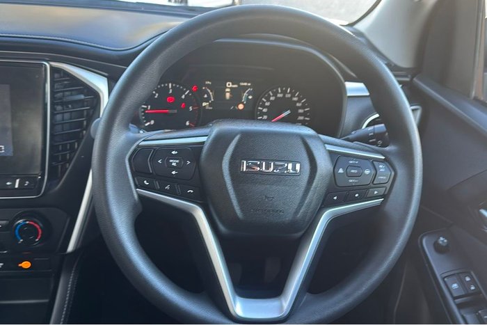 2022 Isuzu MU-X LS-M
