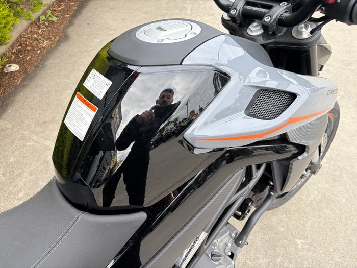 2022 CFMOTO 300 NK ABS