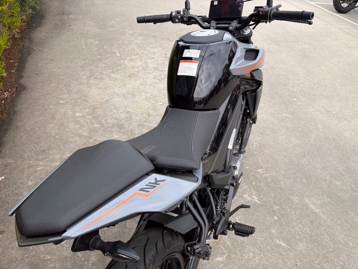 2022 CFMOTO 300 NK ABS