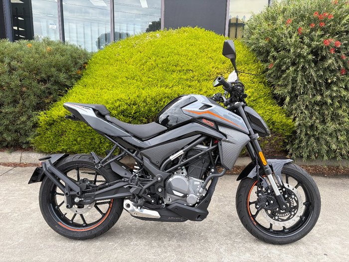 2022 CFMOTO 300 NK ABS