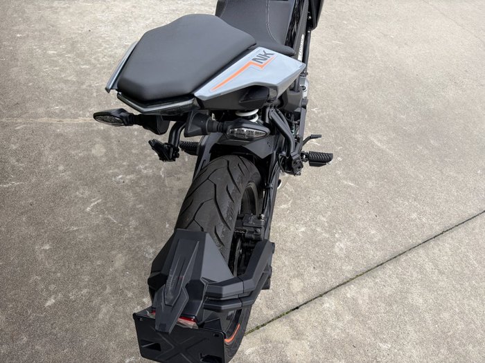 2022 CFMOTO 300 NK ABS