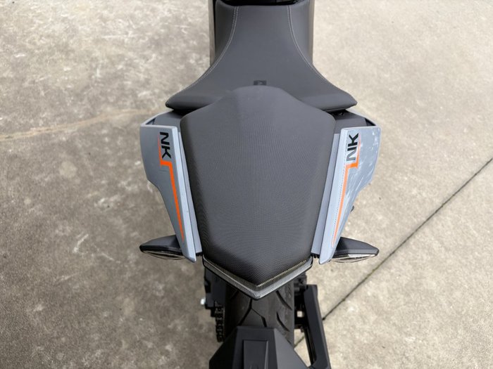 2022 CFMOTO 300 NK ABS
