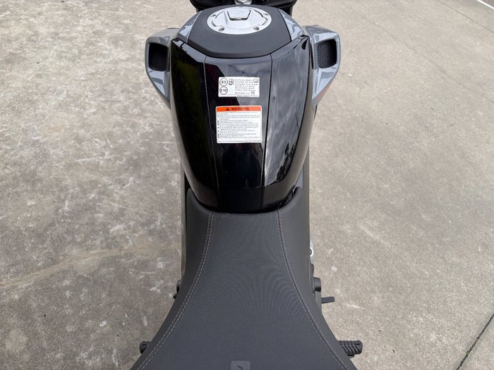 2022 CFMOTO 300 NK ABS