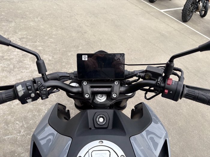 2022 CFMOTO 300 NK ABS