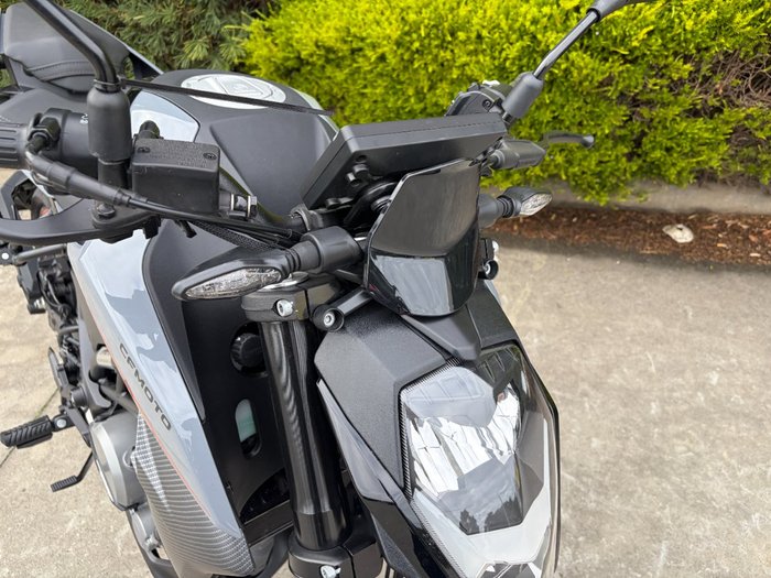 2022 CFMOTO 300 NK ABS