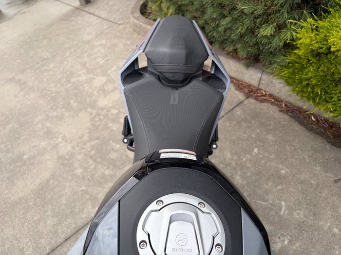 2022 CFMOTO 300 NK ABS