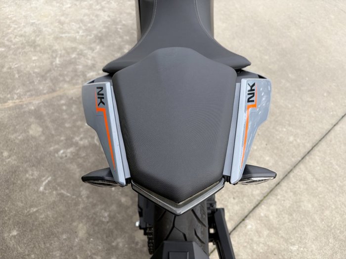 2022 CFMOTO 300 NK ABS