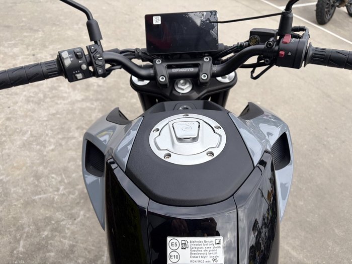2022 CFMOTO 300 NK ABS