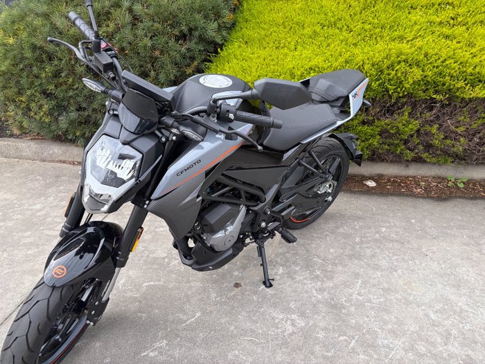 2022 CFMOTO 300 NK ABS