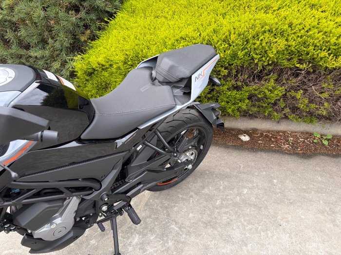 2022 CFMOTO 300 NK ABS
