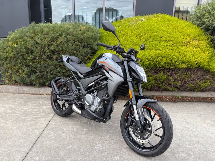 2022 CFMOTO 300 NK ABS