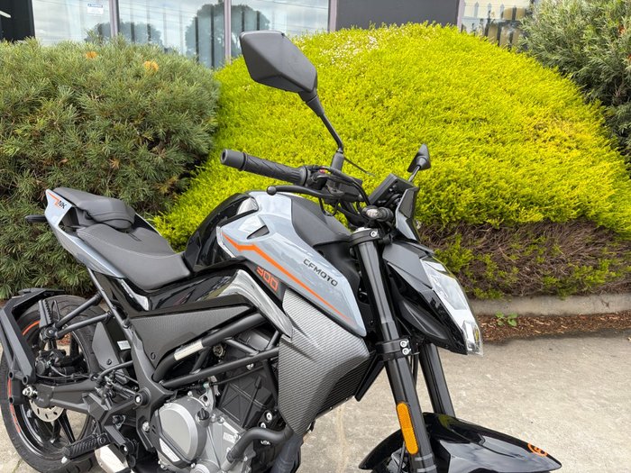 2022 CFMOTO 300 NK ABS