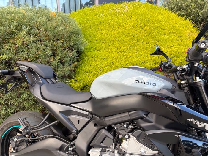 2025 CFMOTO 675 NK