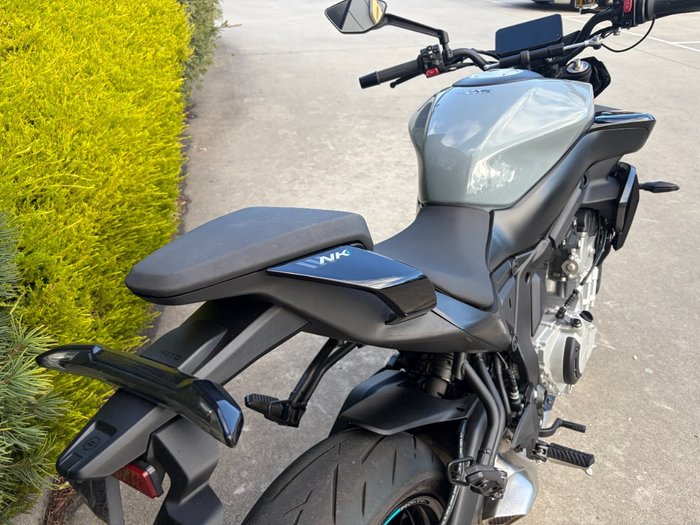 2025 CFMOTO 675 NK
