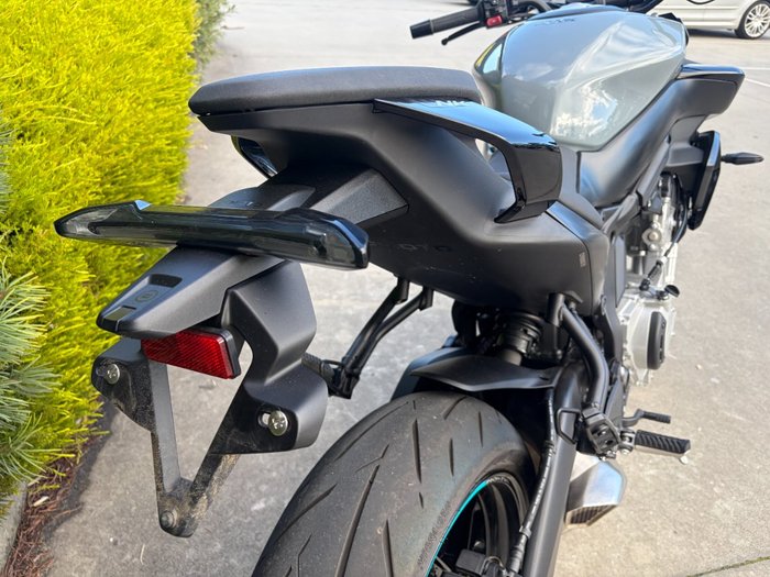 2025 CFMOTO 675 NK