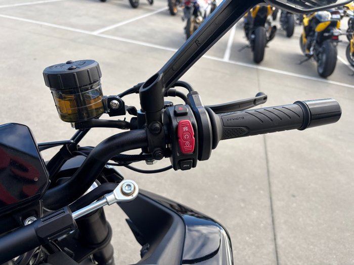 2025 CFMOTO 675 NK