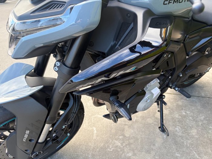 2025 CFMOTO 675 NK