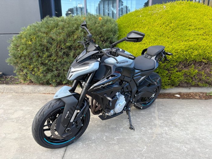 2025 CFMOTO 675 NK