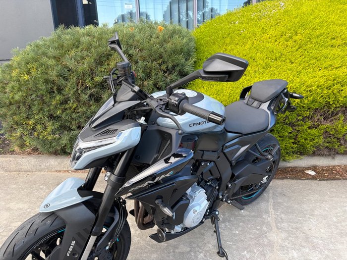 2025 CFMOTO 675 NK
