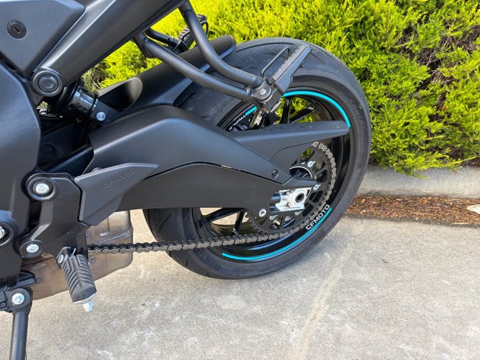 2025 CFMOTO 675 NK