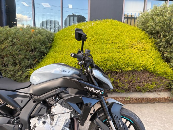2025 CFMOTO 675 NK