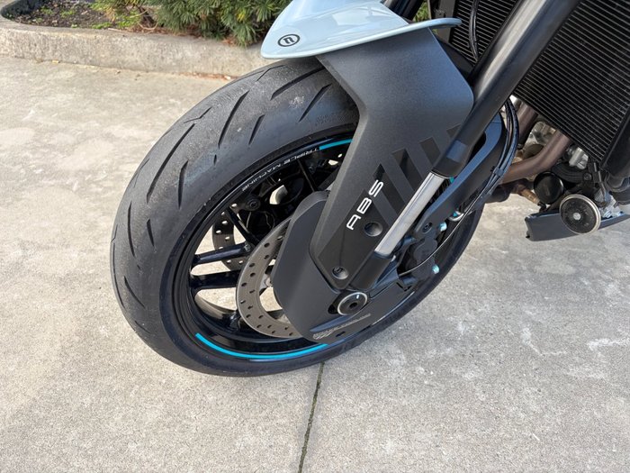 2025 CFMOTO 675 NK
