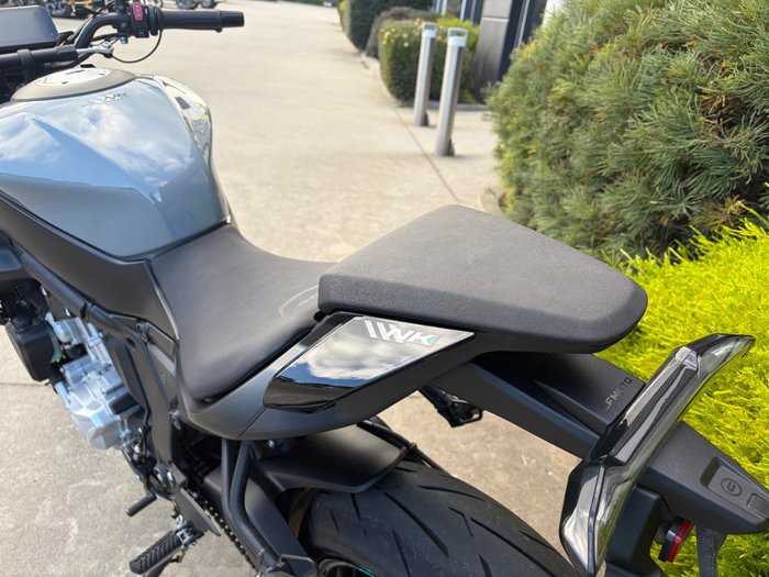 2025 CFMOTO 675 NK