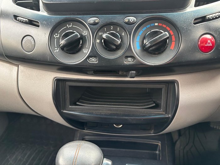 2009 Mitsubishi Triton GLX