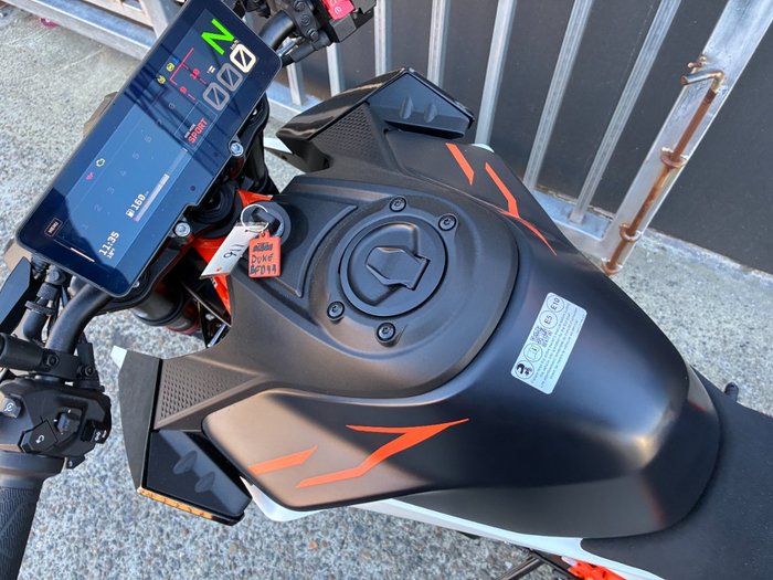 2026 Ktm 990 DUKE R ORANGE