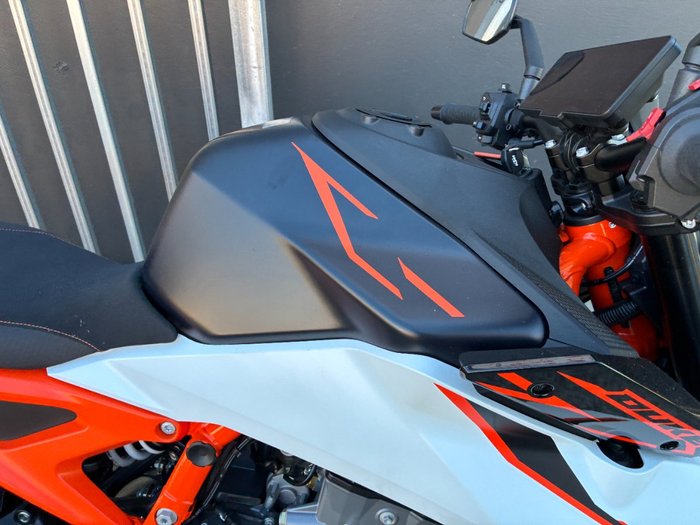 2026 Ktm 990 DUKE R ORANGE