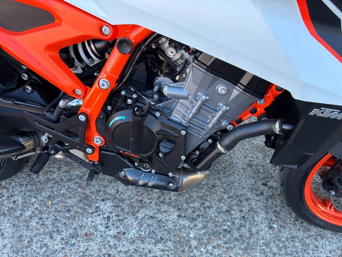 2026 Ktm 990 DUKE R ORANGE