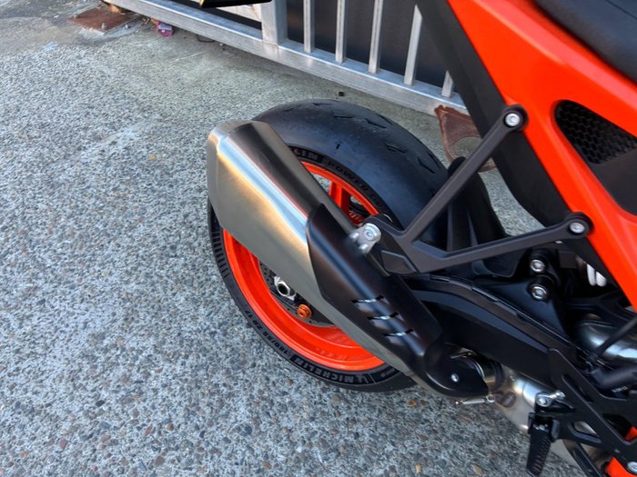 2026 Ktm 990 DUKE R ORANGE